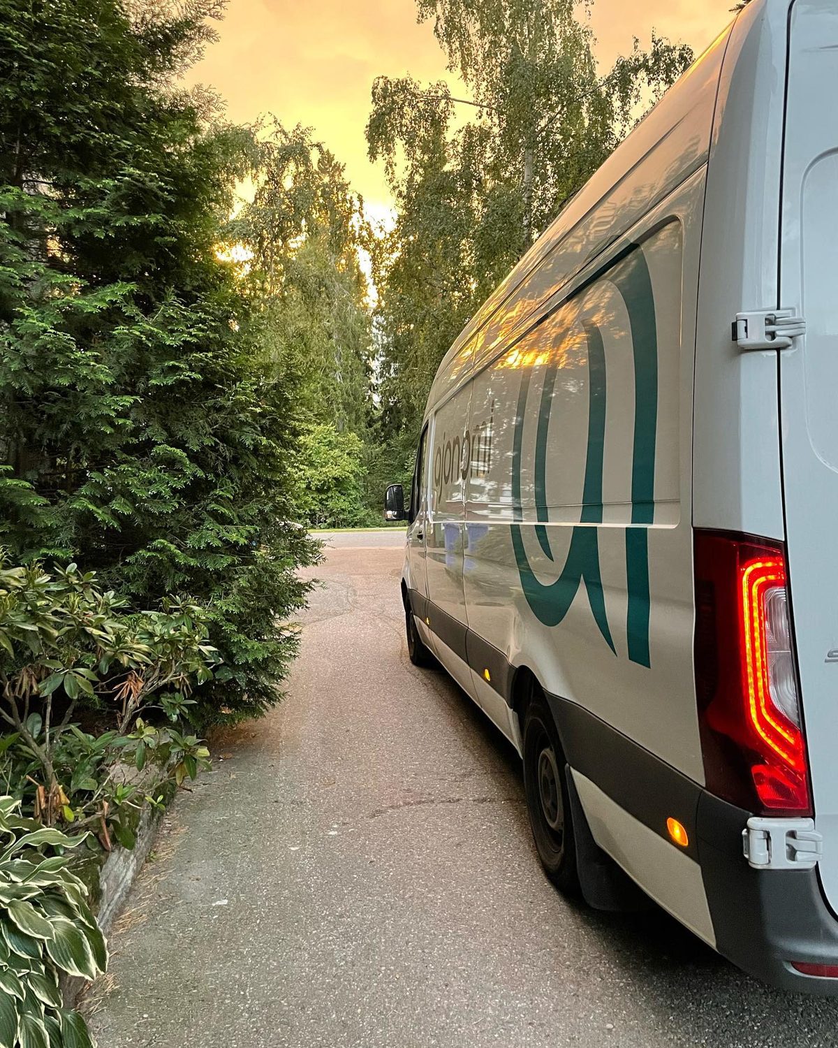 Pakettiauton vuokraus Turku — Ajonomin kalusto